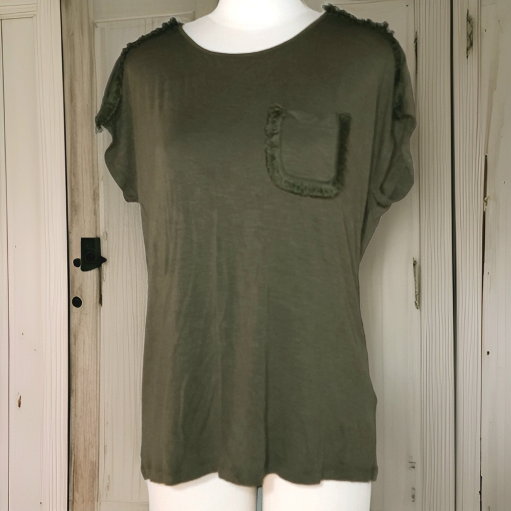 Signature studio half sleeve green fringe top